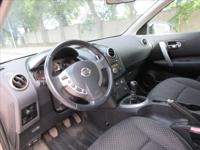 Nissan Qashqai 1,5 Dci, Dual klima, VADA MOTO - fotka 12 z 24