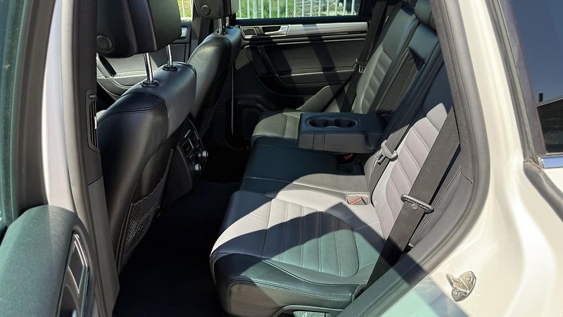 Volkswagen Touareg 3.0TDi*193kW*R-LINE*PERLEŤ - fotka 13 z 44