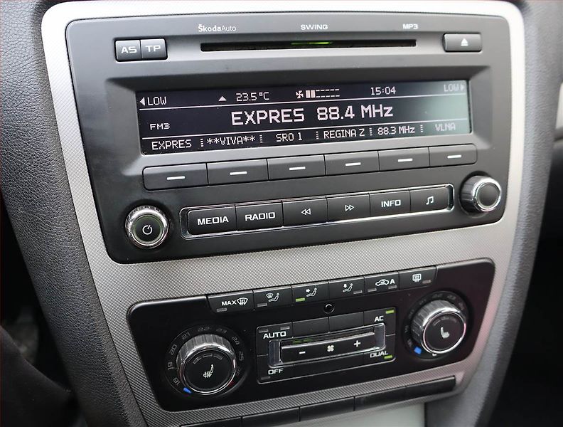 Škoda Octavia (2011) 1.6 TDI, Tempomat - fotka 12 z 14