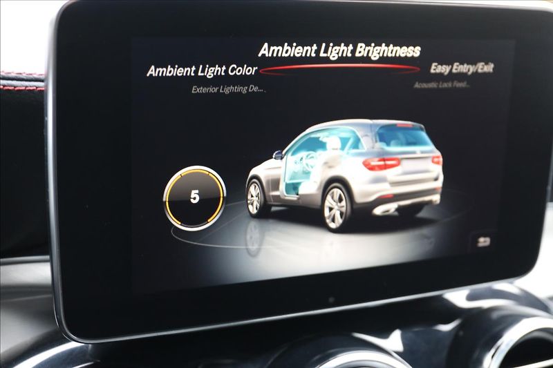 Mercedes-Benz GLC 3,0 43 AMG, Automat, Tažné - fotka 36 z 61