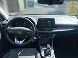 Hyundai i30 1,6 CRDI Smart - náhled 9