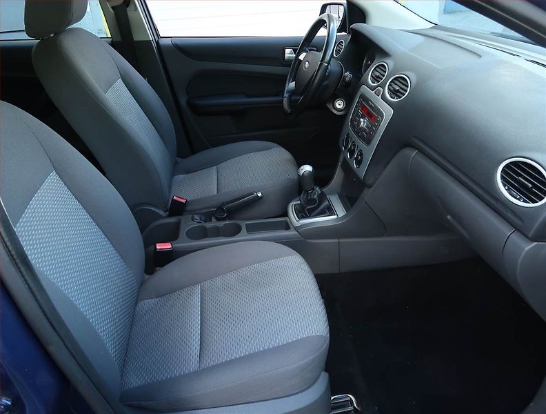 Ford Focus (2008) 1.8 TDCi, po STK, servisované - fotka 9 z 16