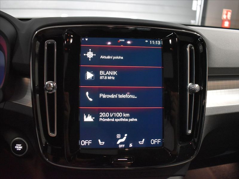Volvo XC40 1,5 T2 Momentum Pro BLIS - fotka 15 z 23