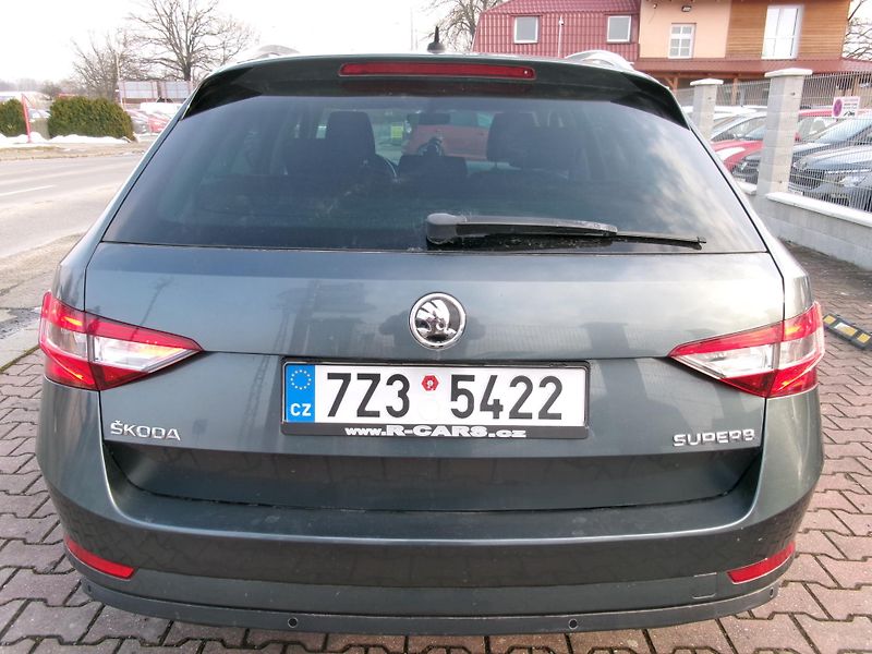 Škoda Superb 2.0 TDI NAVI AUTOKLIMA  - fotka 7 z 35