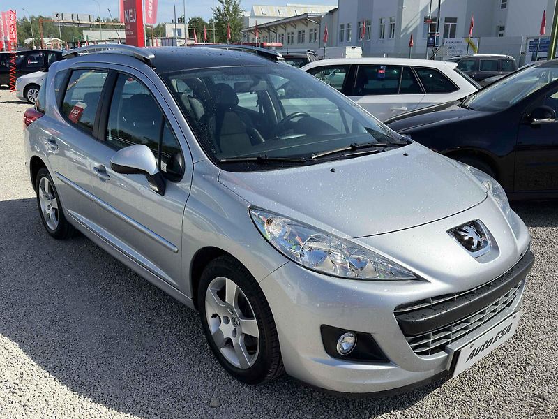 Peugeot 207 (2011) 1.6VTi, AC, park.čidla - fotografie inzerátu