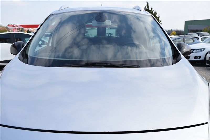 Renault Scénic 1,5 DCi 81KW KLIMA NAVI - fotka 3 z 43