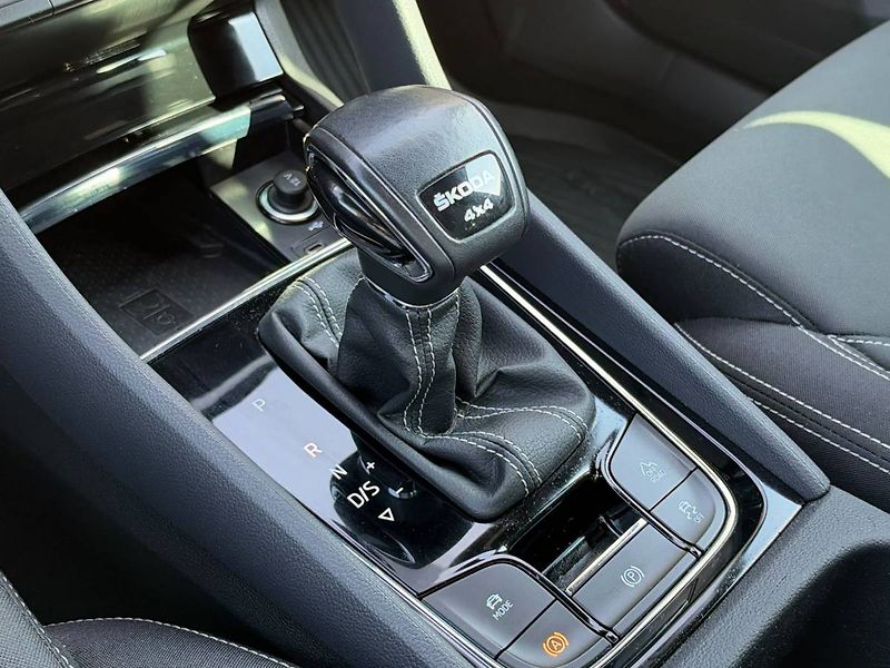 Škoda Karoq SportLine Exclusive 2,0 TDI 11 - fotka 18 z 35