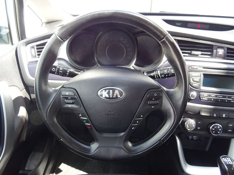Kia Ceed (2018) 1.6GDi,99kW,1majČR,DPH,S.kniha - fotka 11 z 20