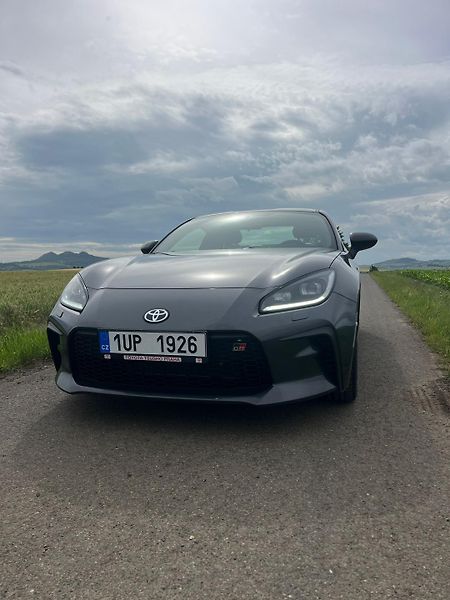 Toyota GR86 (2024) Toyota GR86 2.4 Boxer, 172 kW, - fotka 2 z 27