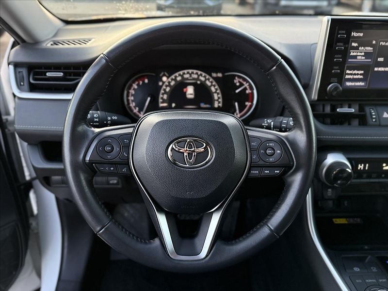 Toyota RAV4 2,0 Style 4WD CVT DPH 129kW - fotka 19 z 29