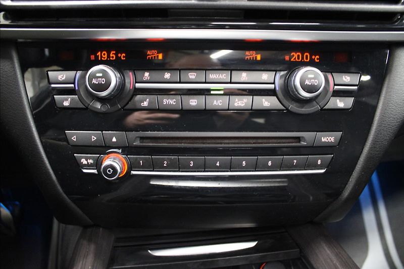 BMW X5 3,0 D 190kW M-paket DPH! - fotka 25 z 34