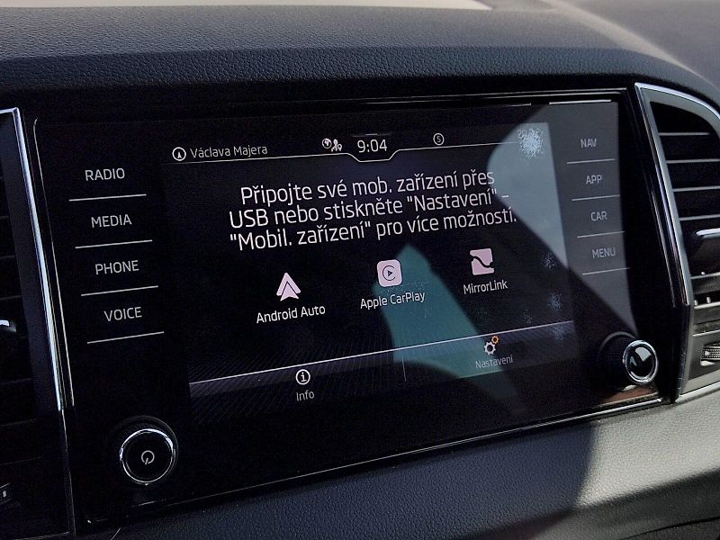 Škoda Karoq (2022) Executive 2,0 Tdi 110 Kw 4x4 D - fotka 15 z 33