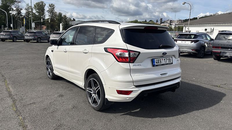 Ford Kuga (2019) 2,0TDCI 4X4 AT 110 kW - fotka 4 z 23
