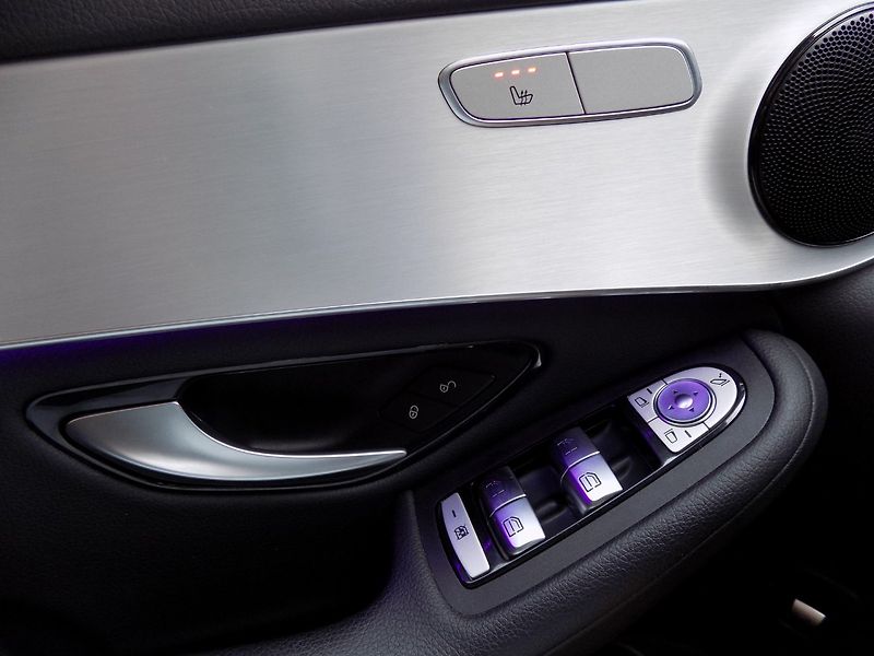 Mercedes-Benz GLC (2021) 400d/Coupé/4-Matic/Full-LED/ - fotka 29 z 43