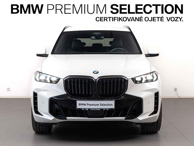 BMW X5 xDrive30d - fotka 3 z 24