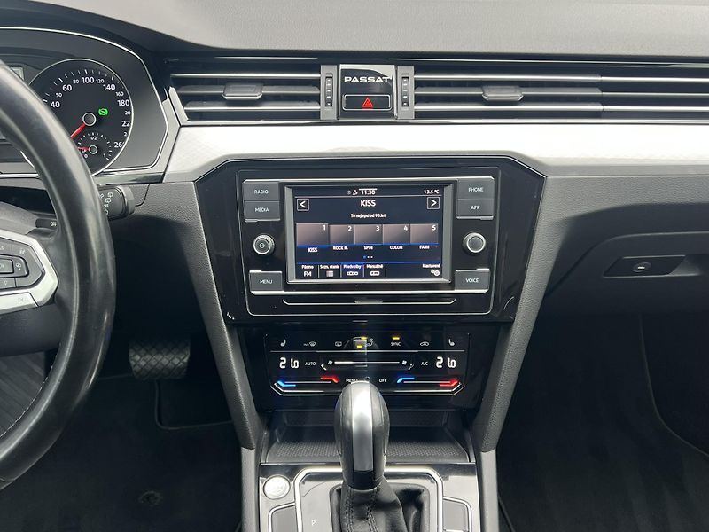Volkswagen Passat (2024) 1.5TSI 110kW DSG 1.MAJITEL ČR - fotka 13 z 23
