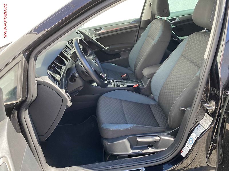 Volkswagen Golf (2019) 1.5 TSi, IQ Drive, DSG, navi - fotka 9 z 17