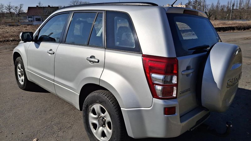 Suzuki Grand Vitara 2.0  4x4 servisní historie - fotka 8 z 29