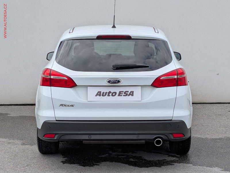 Ford Focus (2016) 2.0 TDCI, ČR, AT, bixen - fotka 5 z 18