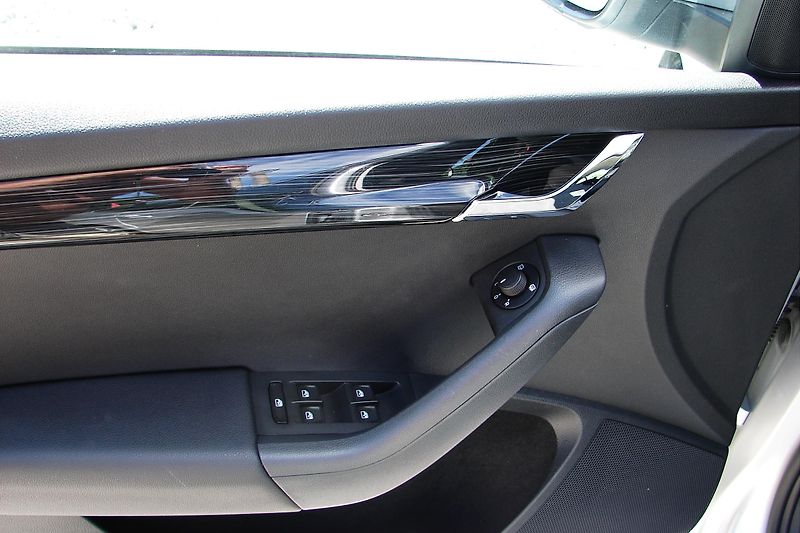 Škoda Octavia 2.0 TDi DSG LED NAVI ČR-ZADÁNO - fotka 17 z 43
