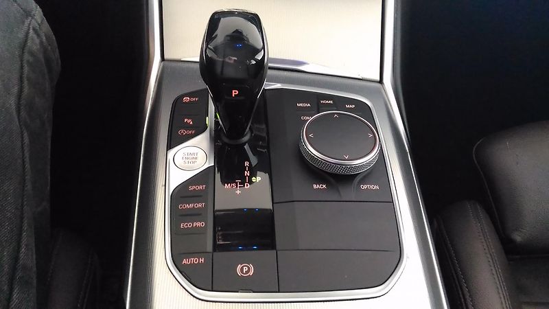 BMW Řada 3 (2020) 320D,XDRIVE,FULL,LED,TAŽNÝ,TOP - fotka 41 z 42