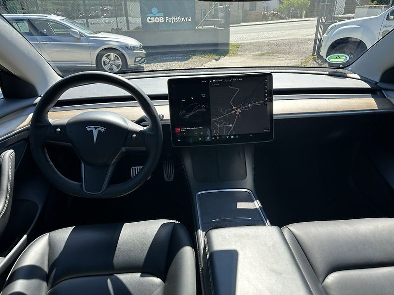 Tesla Model 3 Performance Dual AWD - fotka 11 z 28