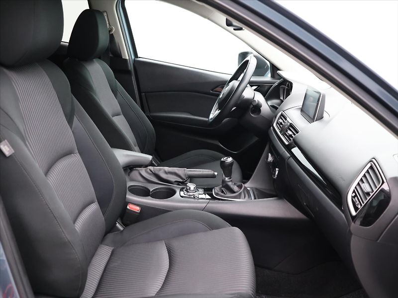 Mazda 3 2,0 Skyactiv-G120 88kW - fotka 11 z 28