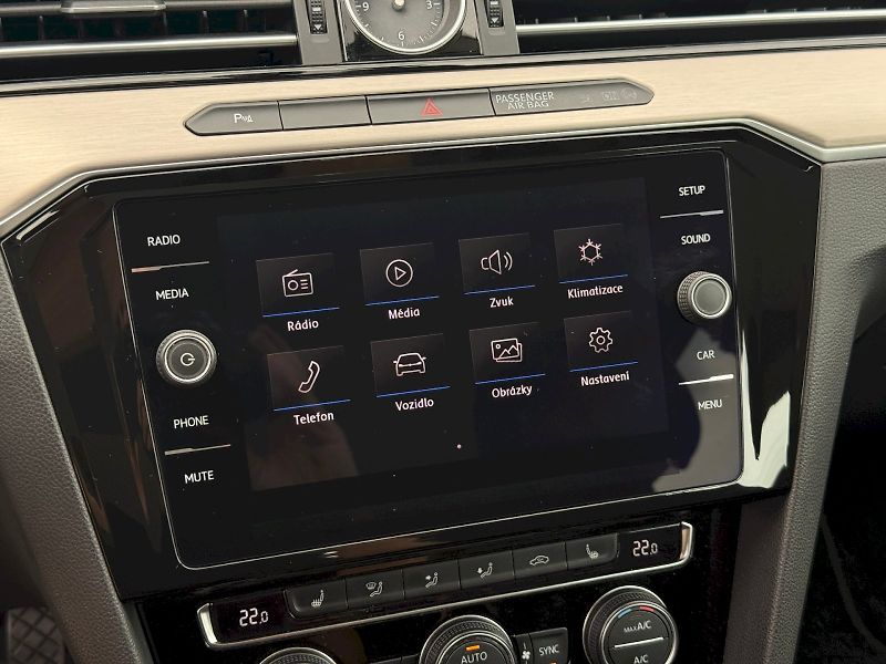 Volkswagen Passat (2018) Variant 2.0 TDI 110 kW - fotka 19 z 24