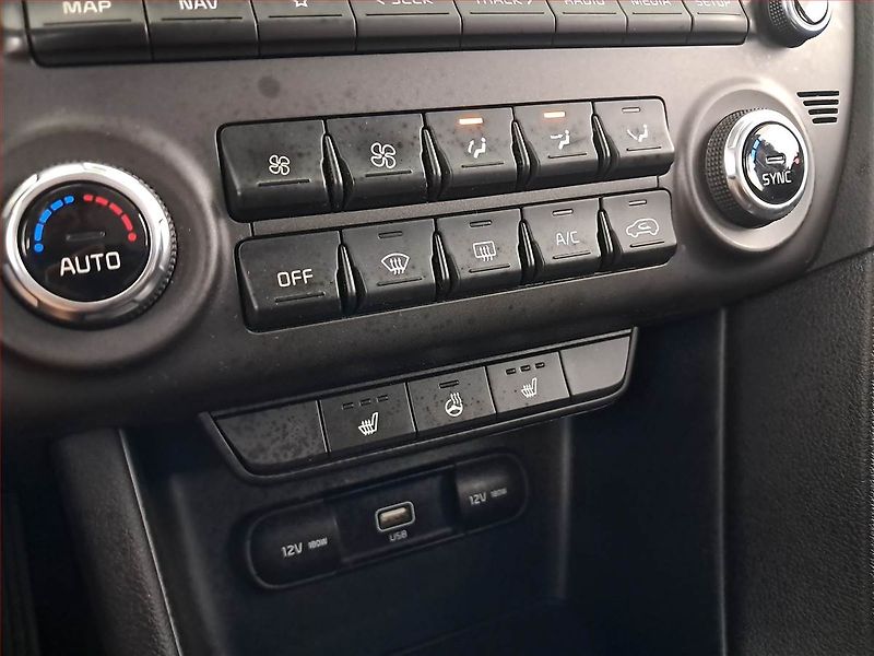 Kia Sportage (2021) 1.6 T-GDI - fotka 18 z 21
