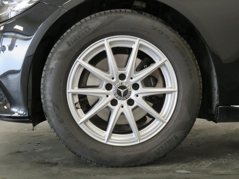 Mercedes-Benz Třídy C - fotka 10 z 25
