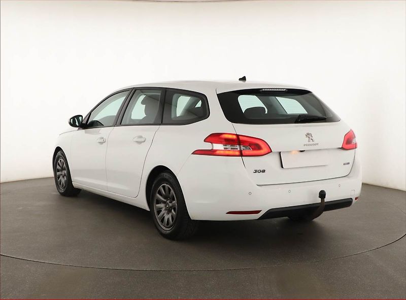 Peugeot 308 (2016) 1.6 BlueHDi, Tempomat - fotka 4 z 16