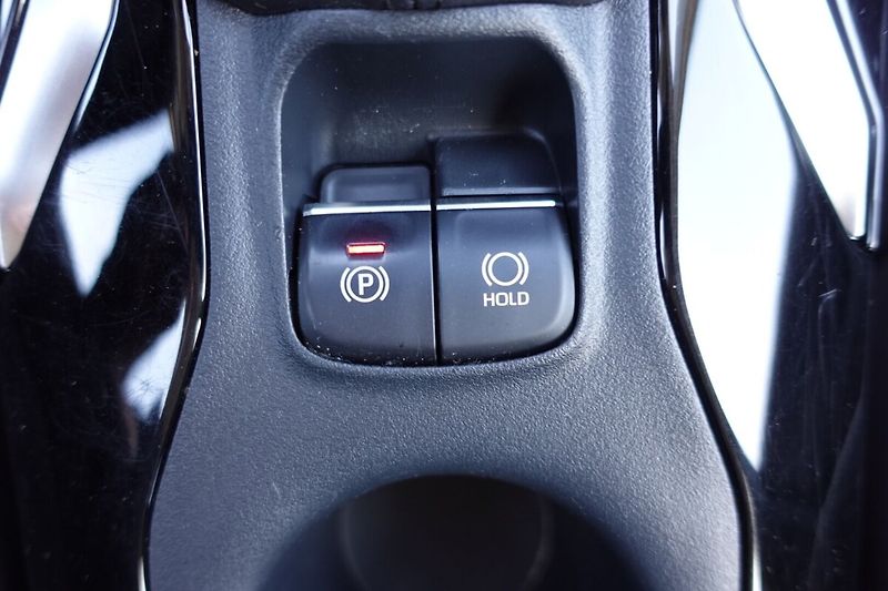 Toyota Corolla 1.5 BA 6 MT Comfort + Tech - fotka 21 z 32