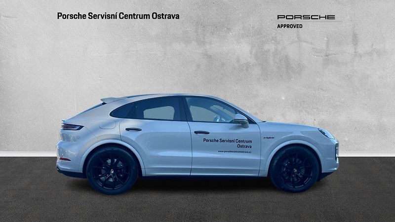 Porsche Cayenne (2026) E-Hybrid Coupé - fotka 5 z 24
