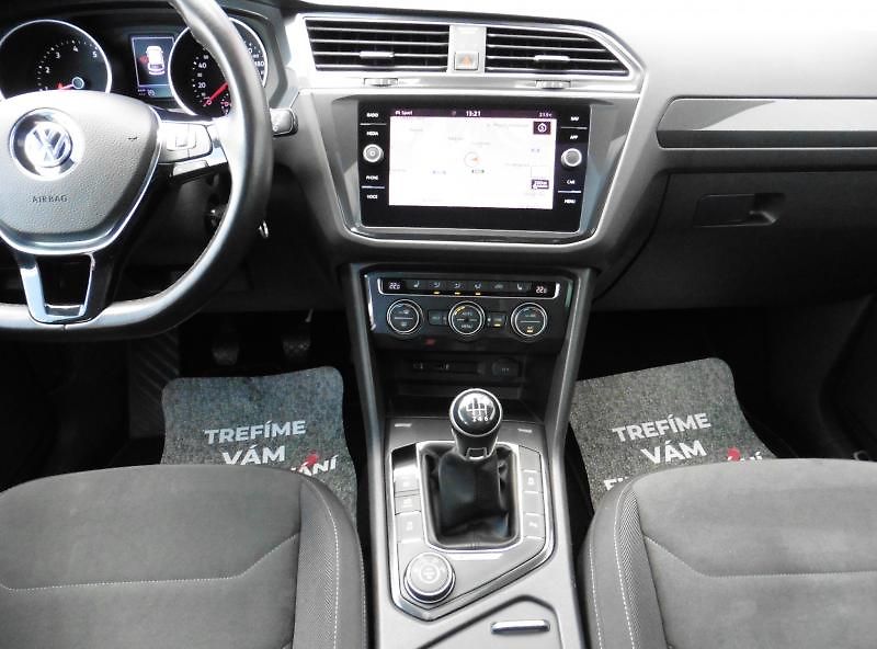 Volkswagen Tiguan 1.4 TSi Highline 4Motion Navi - fotka 11 z 16