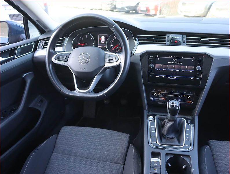 Volkswagen Passat (2020) 2.0 TDI, Serv.kniha, Navi - fotka 7 z 20
