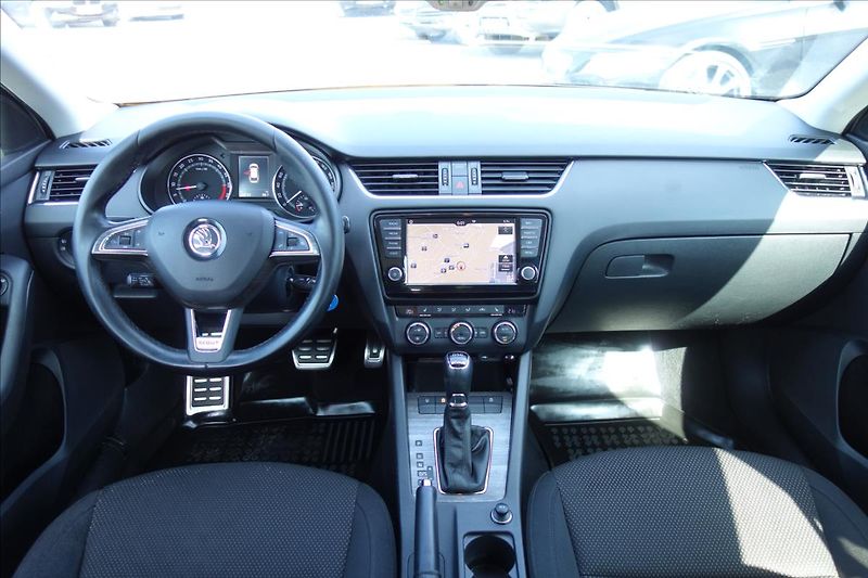 Škoda Octavia 2,0 TDi 135KW, ČR, SCOUT, 4x4. - fotka 17 z 33