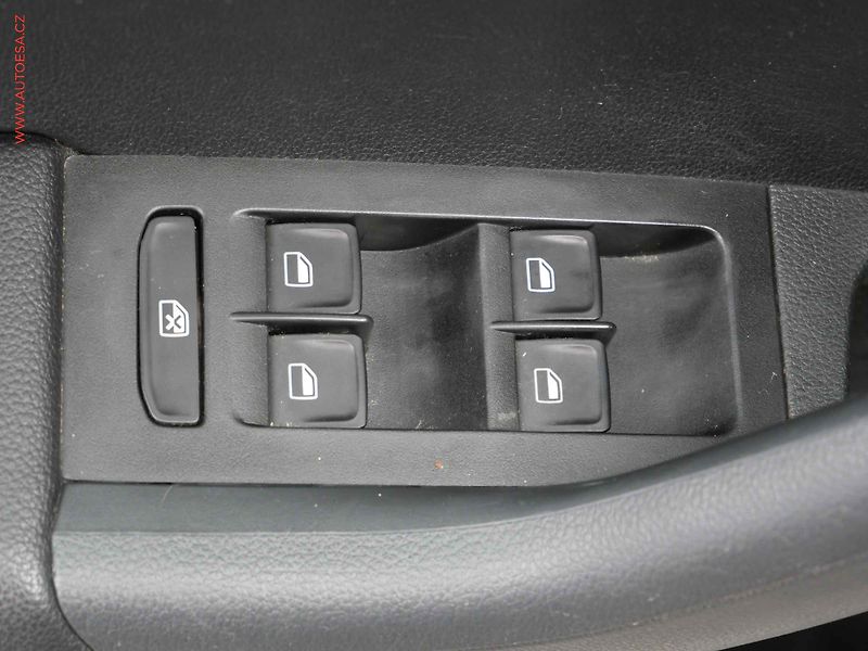 Škoda Octavia (2015) 2.0 TDi, ČR, Elegance - fotka 11 z 19