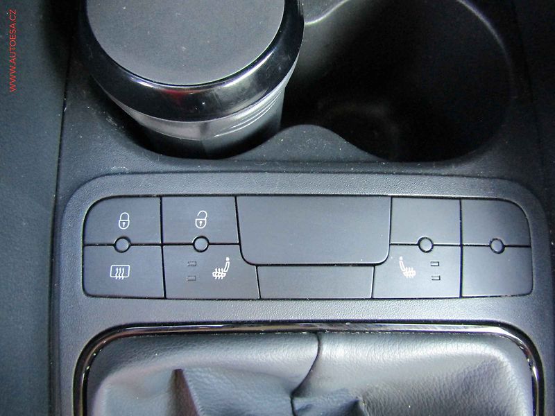 Seat Ibiza (2016) 1.2i, 2.maj,ČR, Xenon, AC, TZ - fotka 16 z 16