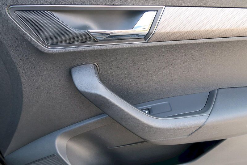 Škoda Karoq (2025) TOP Selection 1.5 TSI 110 kW - fotka 25 z 29