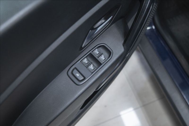 Dacia Duster 1,5 Blue dCi 4WD COMFORT TAŽNÉ - fotka 16 z 34