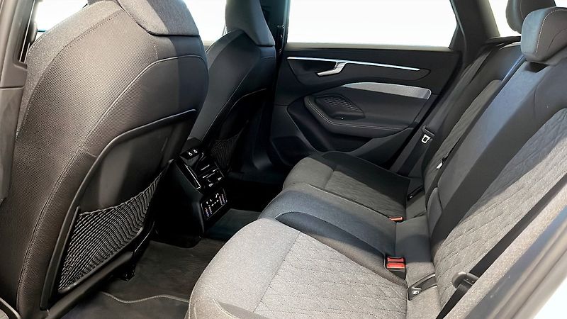 Audi A6 e-hybrid q S-Line Tech+ Taž - fotka 16 z 17