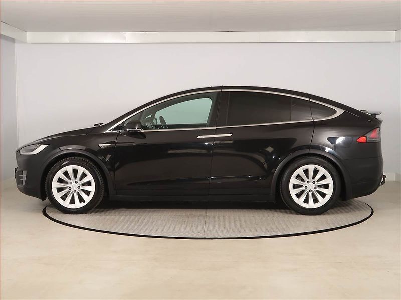 Tesla Model X (2016) 90D, SoH 84% - fotka 3 z 29