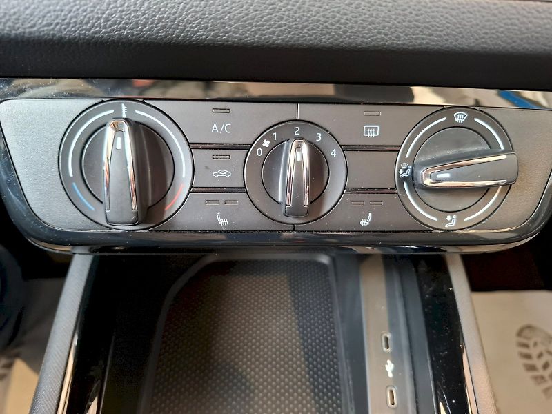 Škoda Scala (2024) SELECTION TSI 85/1.0 M6F - fotka 26 z 29