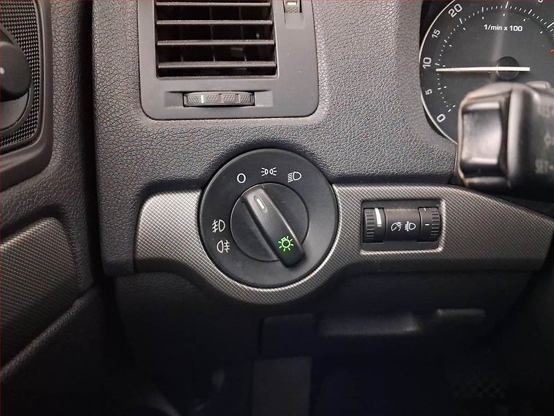 Škoda Octavia (2006) Ambiente Plus 2.0 TDI, Automat - fotka 17 z 20