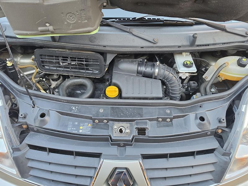 Renault Trafic 2.0dCi 84kW 9-MÍST*AC*TAŽNÉ* - fotka 42 z 42