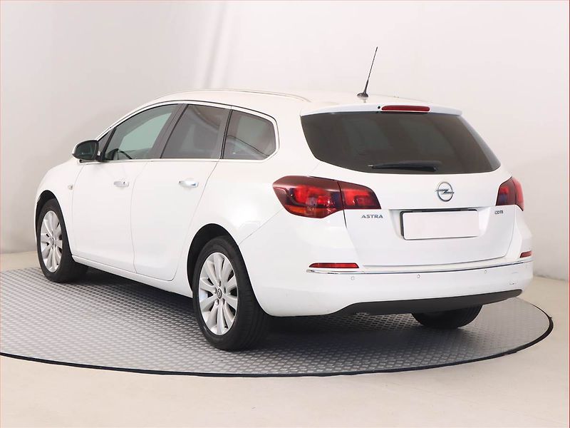 Opel Astra (2013) 1.7 CDTI, Serv.kniha, Tempomat - fotka 4 z 16
