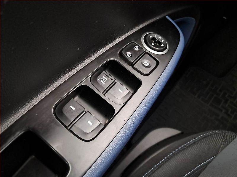 Hyundai i10 (2015) 1.0, ČR,1.maj, Serv.kniha - fotka 16 z 17
