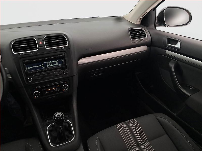 Volkswagen Golf (2012) 1.2 TSI, Park. senzory - fotka 8 z 17