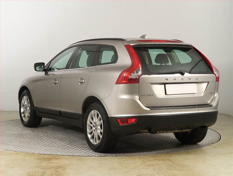 Volvo XC60 (2011) D3, Automat, Serv.kniha - fotka 4 z 22