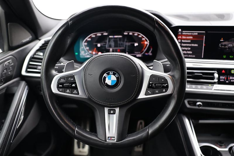 BMW X6 M50i - fotka 11 z 15